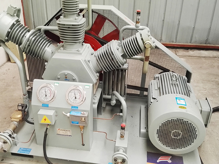 增壓薄膜機(jī)